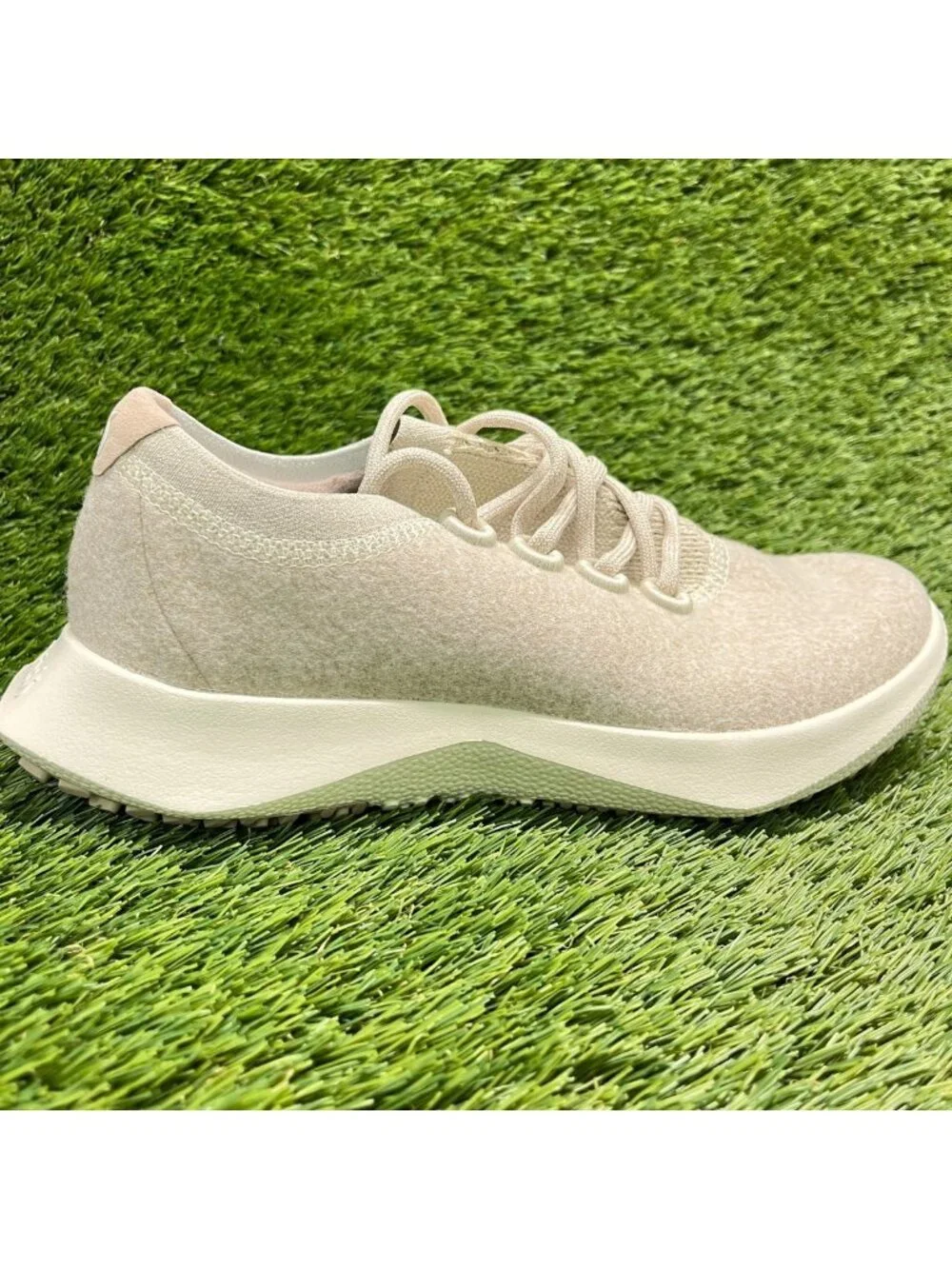 Allbirds Wool Dasher 2 Womens Size 9.5 Beige Athletic Running Shoes Sneakers